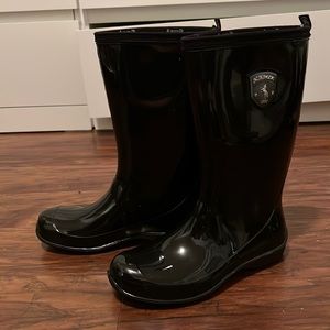 Kamik Mid calf height rain boots